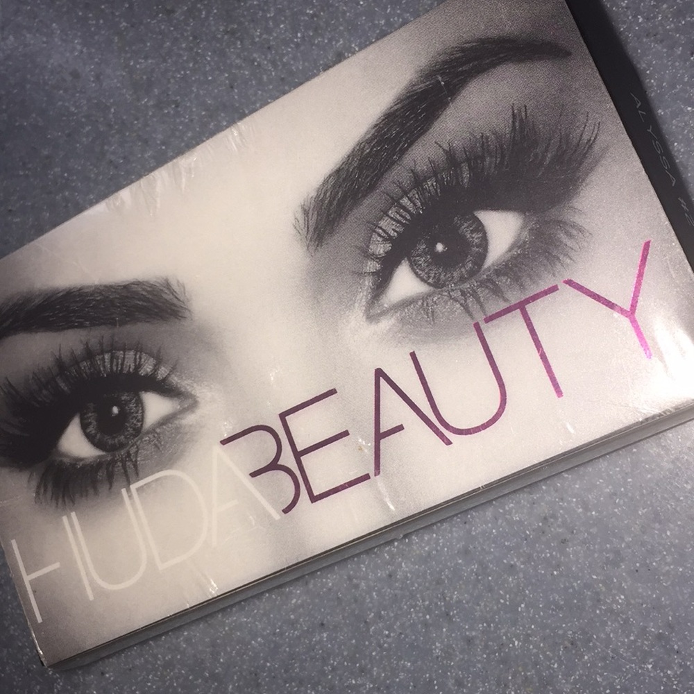 HudaBeauty Eyelashes in Alyssa #2